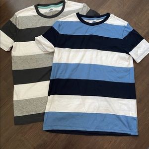 OLD NAVY boys T-shirts. Size 10/12 ⭐️